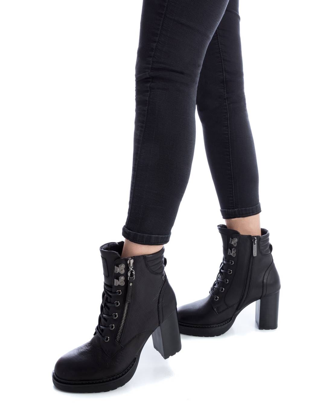 161178 Spanish Leather ankle boots with lace up in Black and Tan Boots Sam Star shoes