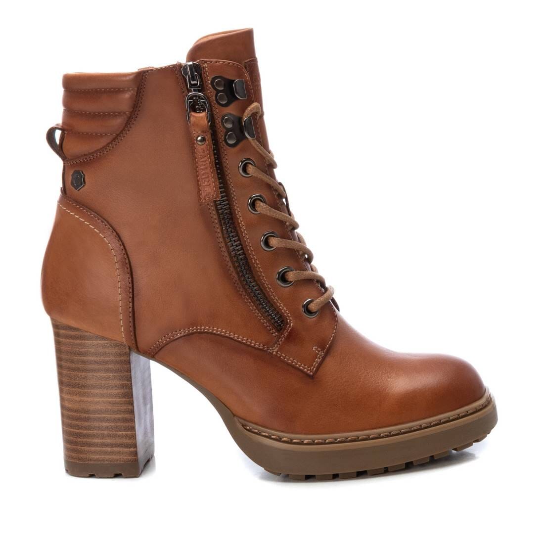 161178 Spanish Leather ankle boots with lace up in Black and Tan Boots Sam Star shoes