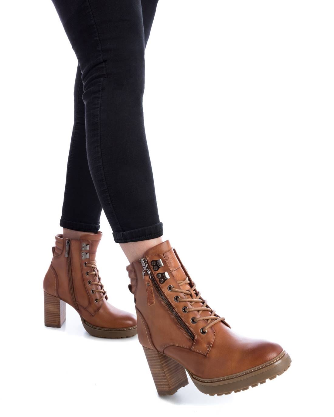 161178 Spanish Leather ankle boots with lace up in Black and Tan Boots Sam Star shoes