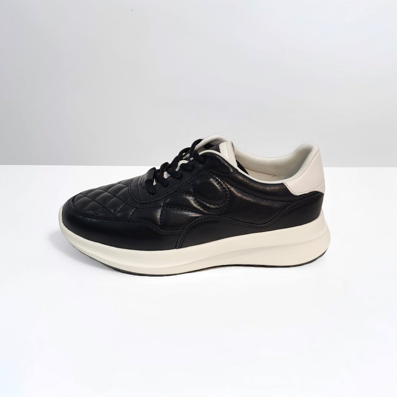 SS25003 Leather sneakers with quilted detail & cushion sole in Black & White sneakers Sam Star shoes