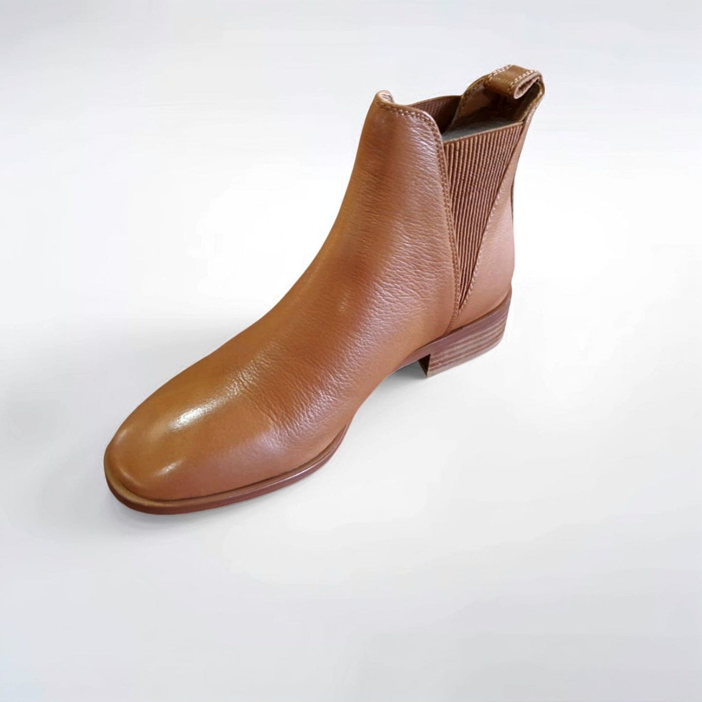 SS25006 Leather boots with elastic detail in Black and Tan