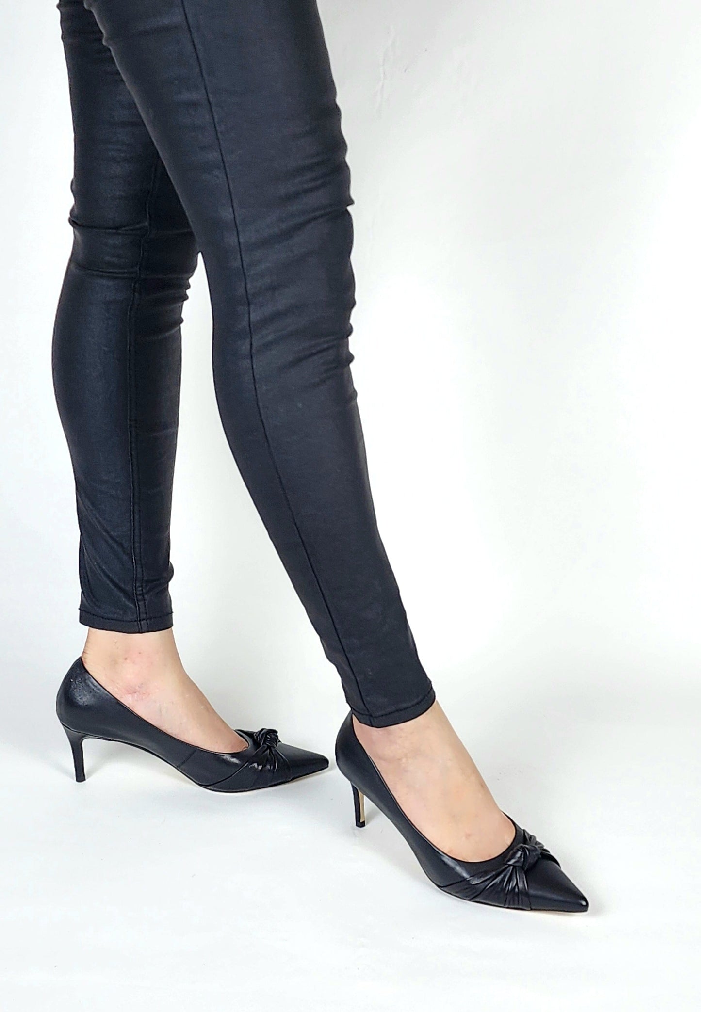 SS23004 Leather court shoes with knot design - Black and Tan ladies shoes Sam Star shoes