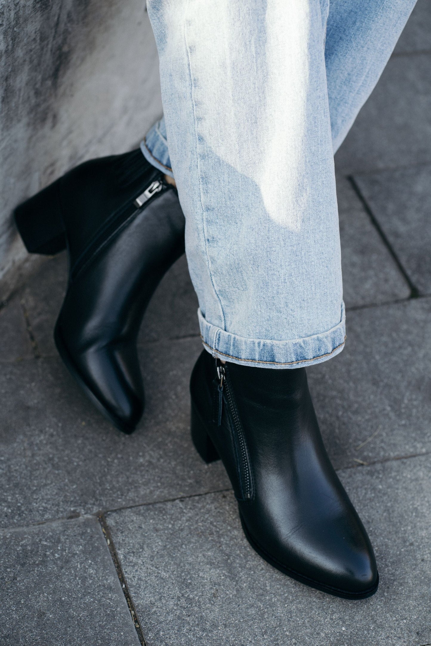 SS25005 Leather boots with zip detail with extra cushions in Black and Brown Boots Sam Star shoes