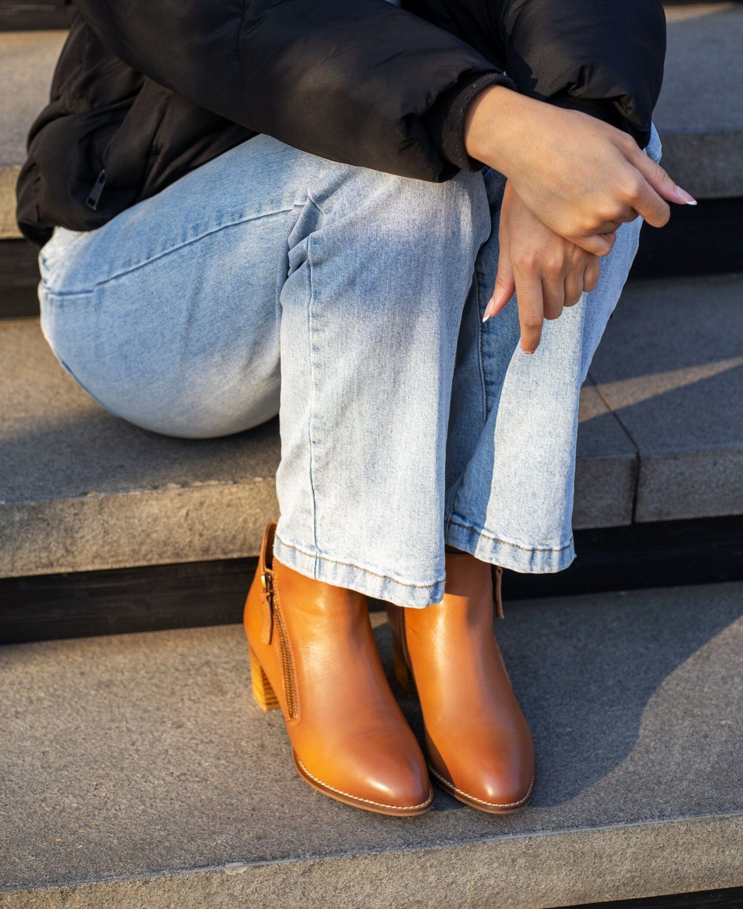 SS25005 Leather boots with zip detail with extra cushions in Black and Brown Boots Sam Star shoes