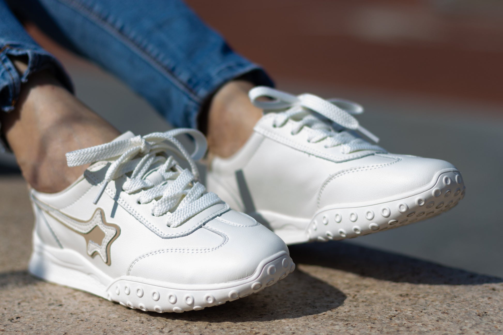 SS23009 White leather sneakers with star and flexible sole sneakers Sam Star Shoes