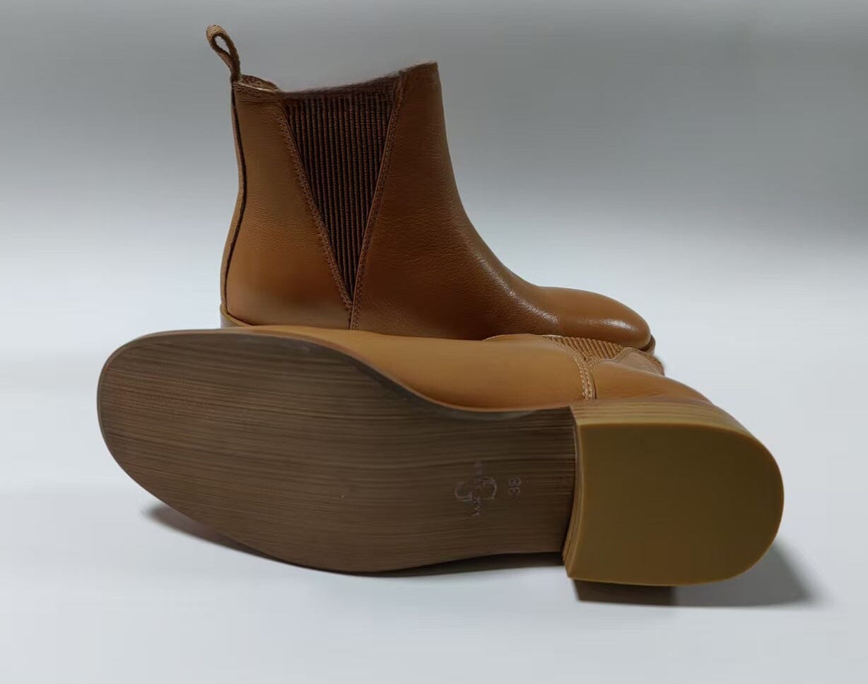 SS25006 Leather boots with elastic detail in Black and Tan Boots Sam Star shoes