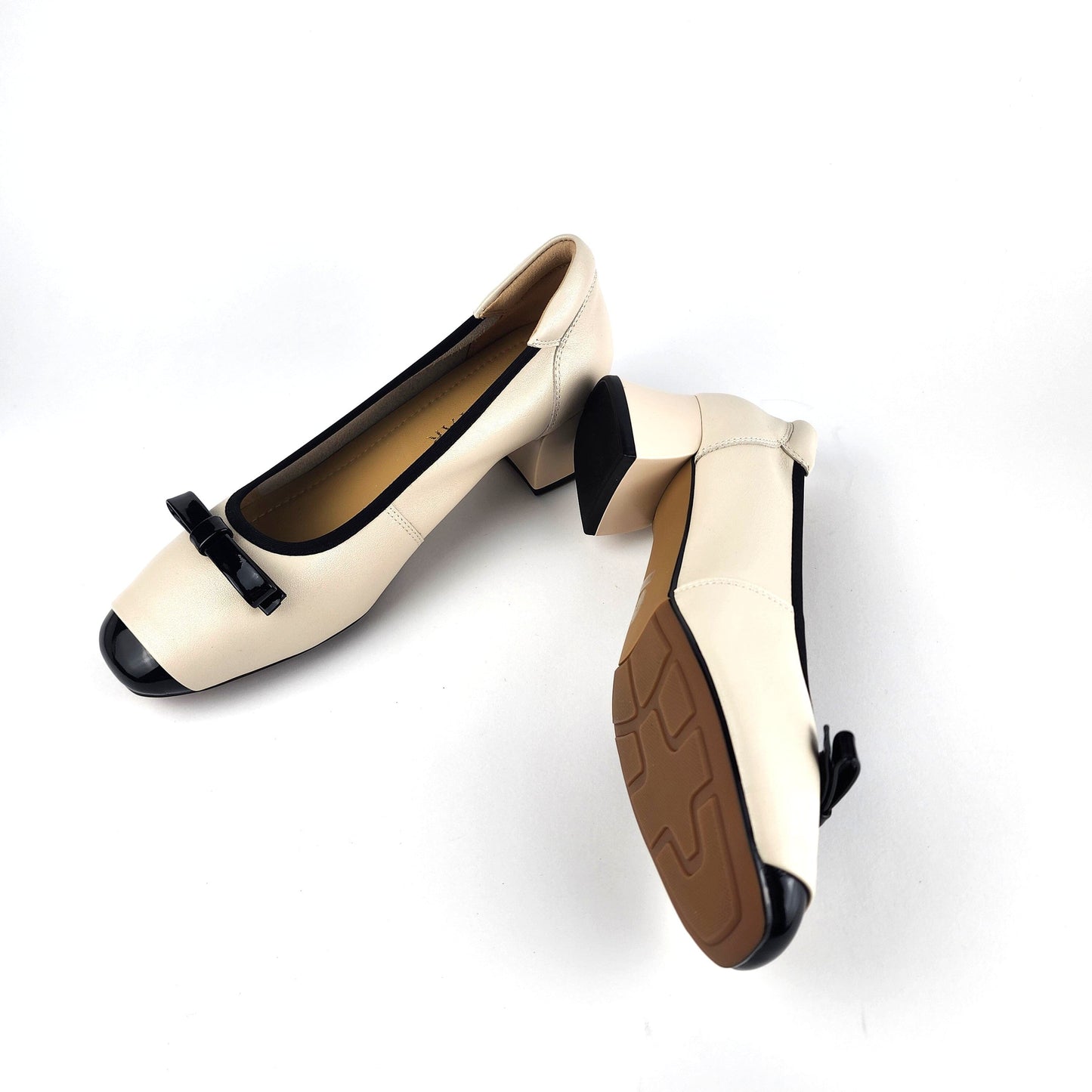SS26005 Leather pumps with bow in block heel in Black and White (New) Pumps Sam Star shoes 