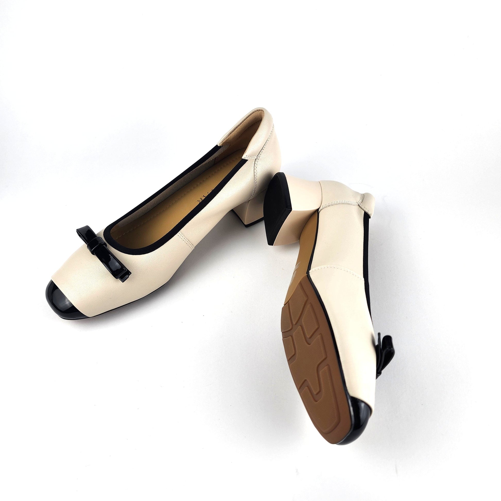 SS26005 Leather pumps with bow in block heel in Black and White (New) Pumps Sam Star shoes 