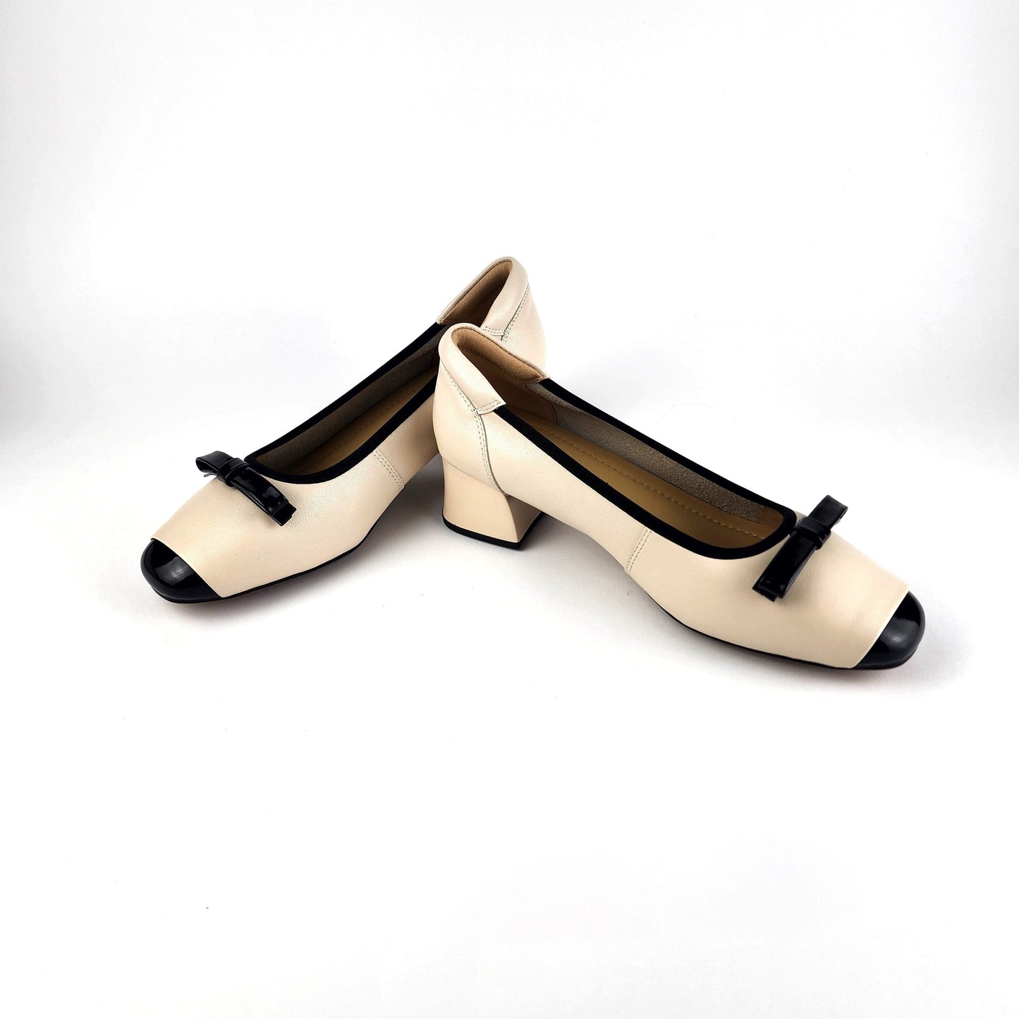 SS26005 Leather pumps with bow in block heel in Black and White (New) Pumps Sam Star shoes White 36/3 