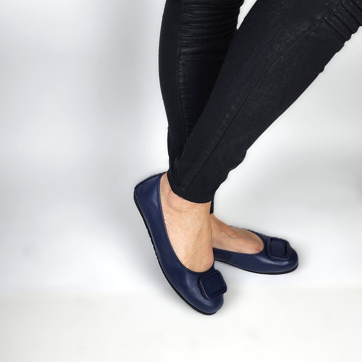 17W01 Leather buckle pumps with three layers of extra cushions (New) Pumps Sam Star Shoes 