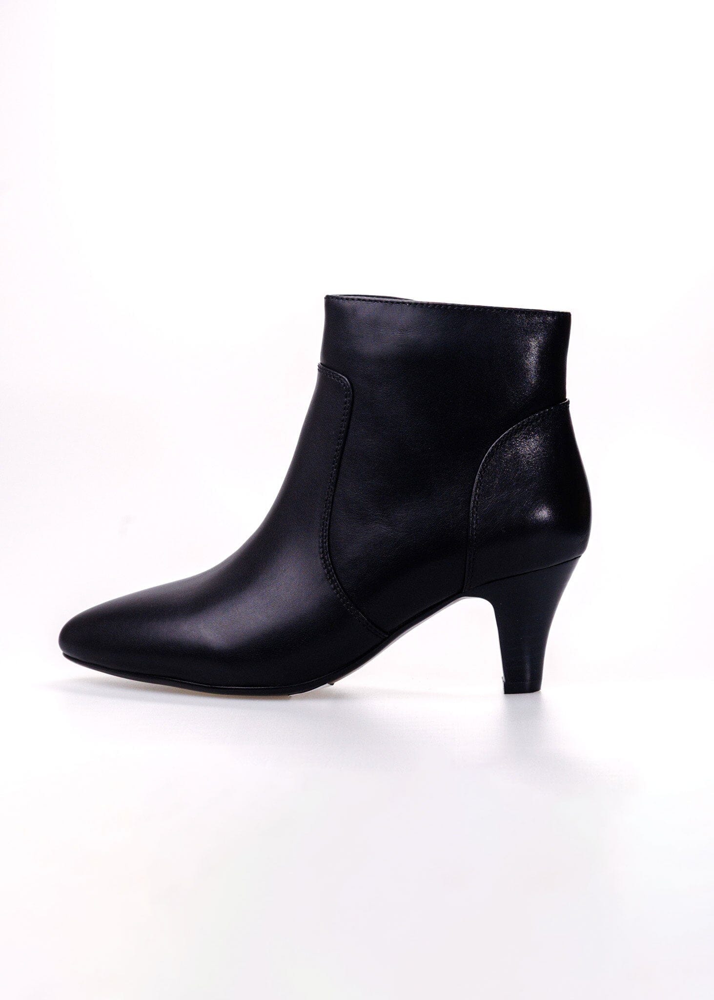 SS26009 Leather ankle boots with kitten heel and removable straps in Black (NEW) Boots Sam Star shoes 