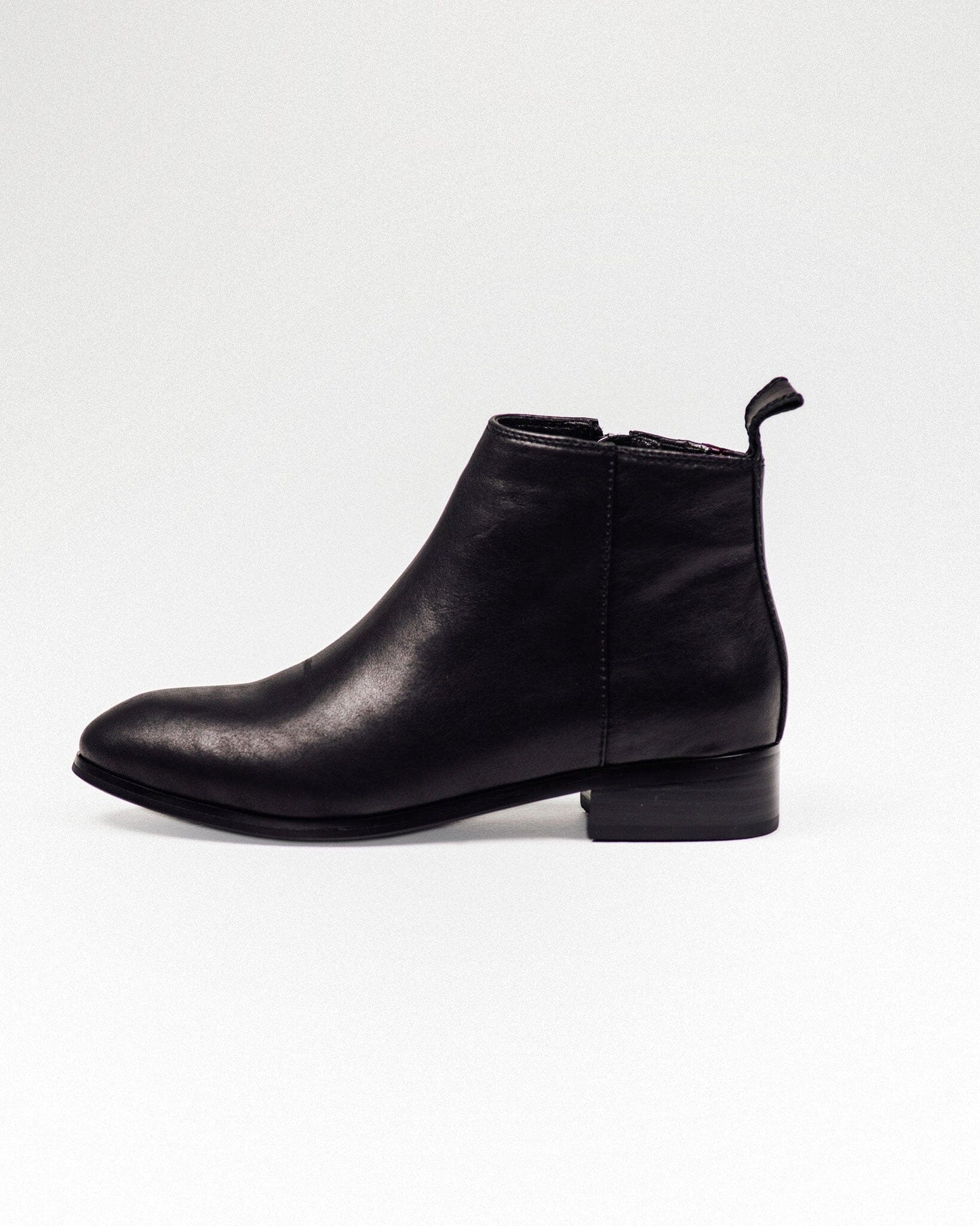 SS26007 Leather ankle boots with removable straps in Black (New) Boots Sam Star shoes 