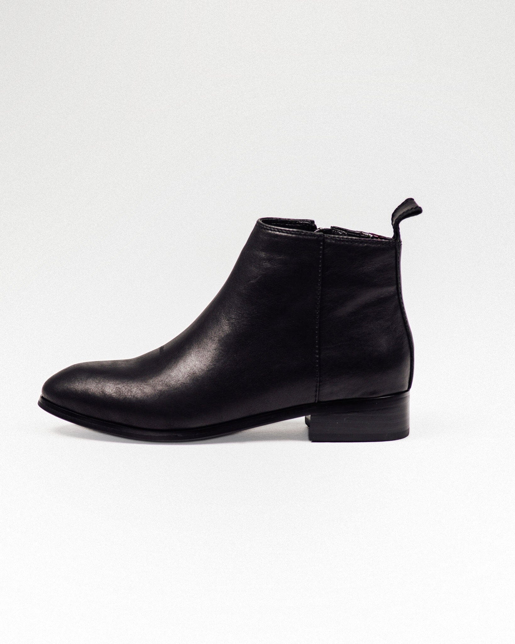 SS26007 Leather ankle boots with removable straps in Black (New) Boots Sam Star shoes 