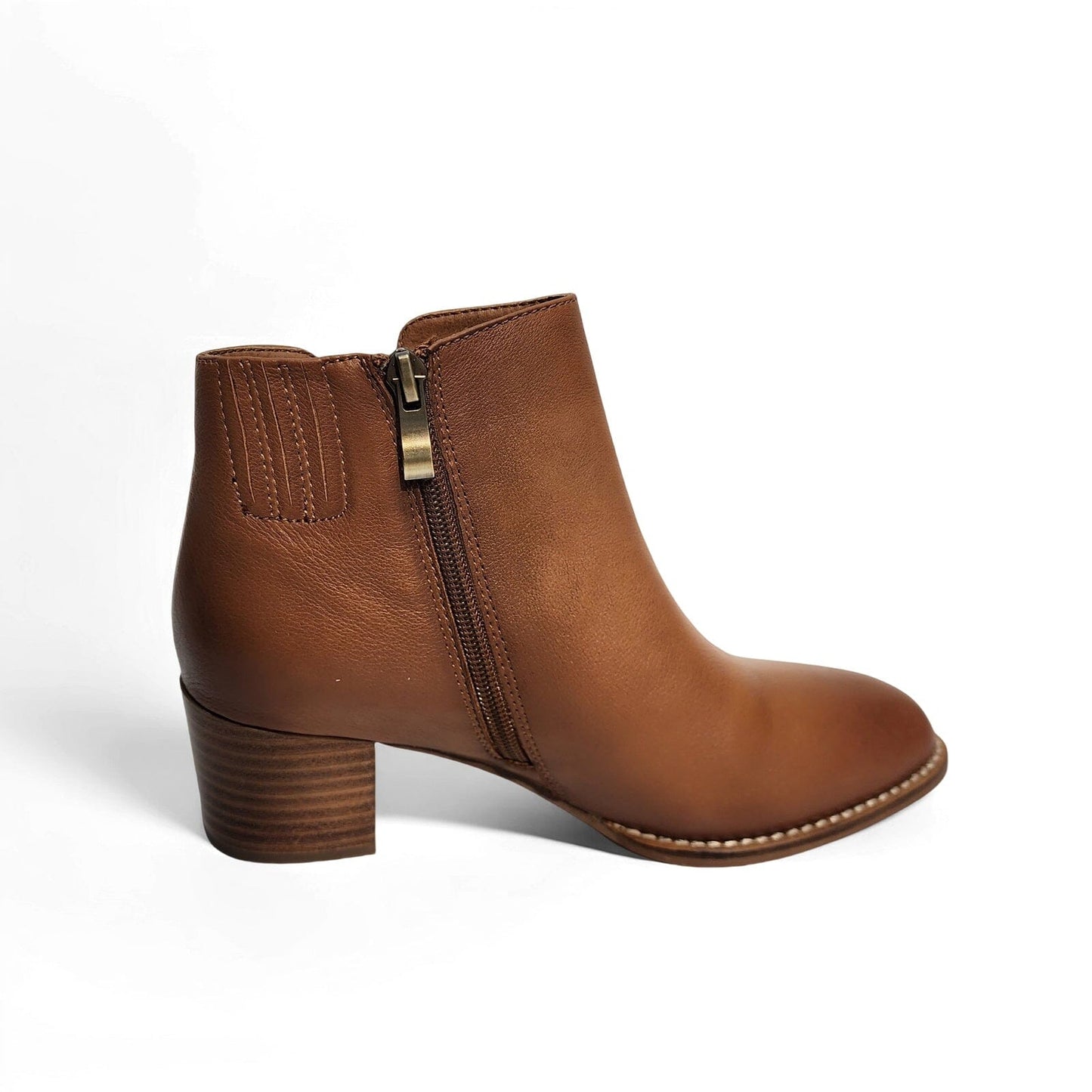 SS25005 Leather boots with zip detail with extra cushions in Black and Brown
