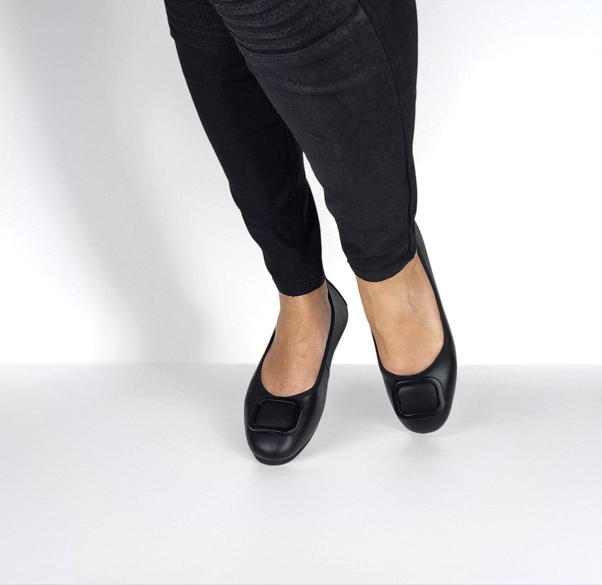 17W01 Leather buckle pumps with three layers of extra cushions (New) Pumps Sam Star Shoes 
