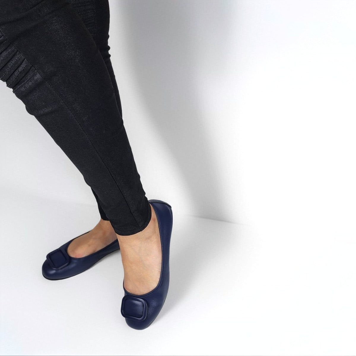 17W01 Leather buckle pumps with three layers of extra cushions (New) Pumps Sam Star Shoes 