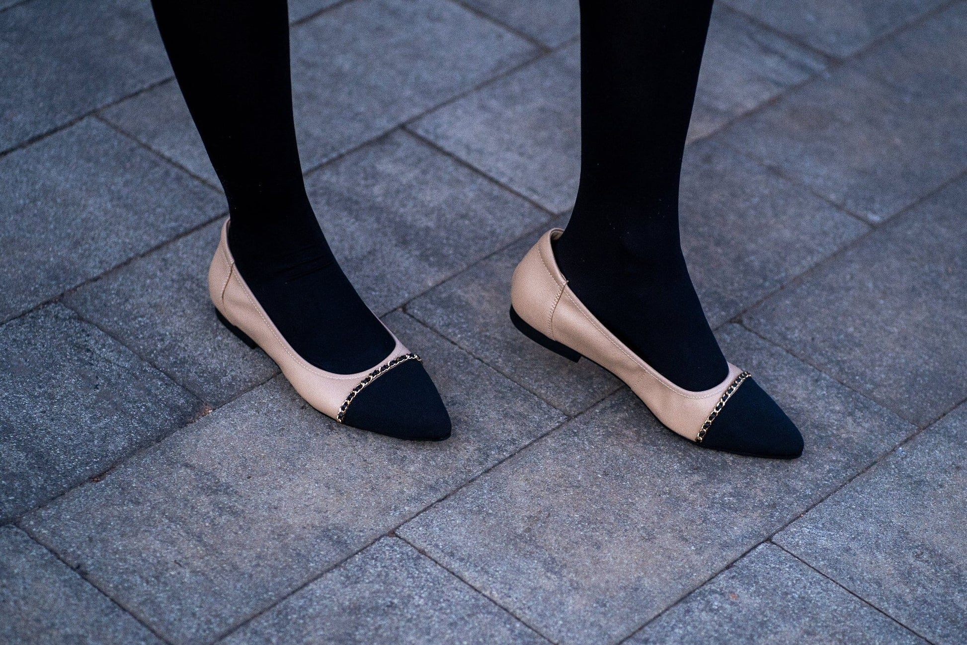 SS23001 Pointy Leather pumps with chain detail and extra cushion( new arrival ) Pumps Sam Star Shoes 