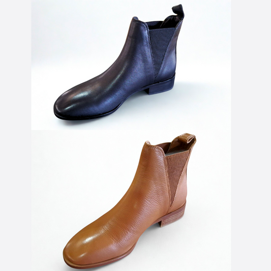 SS25006 Leather boots with elastic detail in Black and Tan